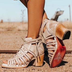 Freebird by Steven size 10